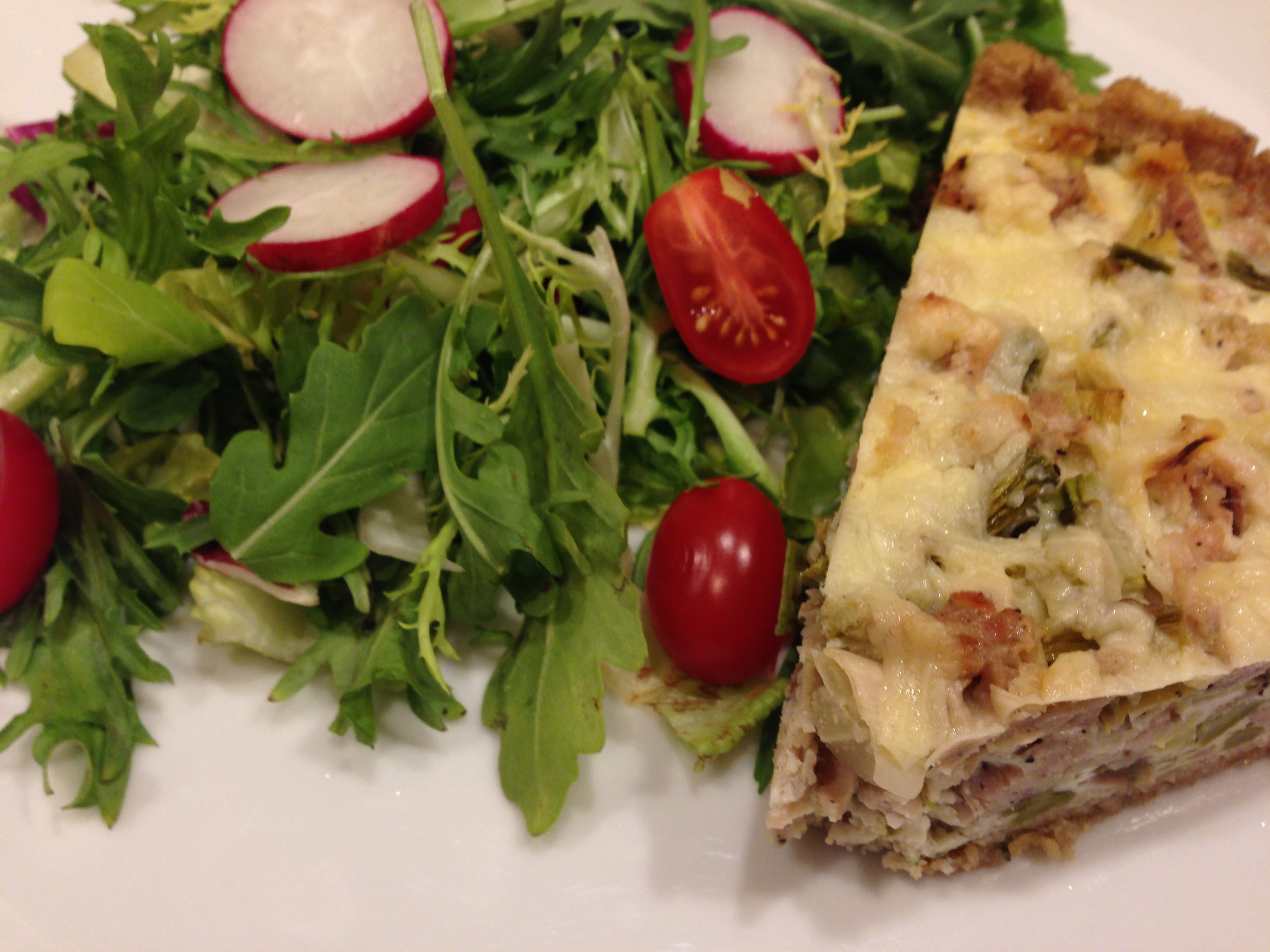 lunch ideas, quiche and salad - Living Fit Lifestyle